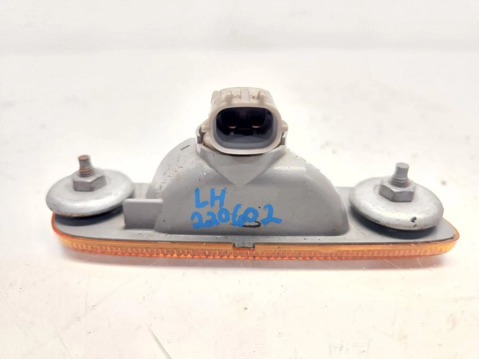 2001-03 Toyota Prius Drivers Left Side Marker *Amber* - Image 2 of 2