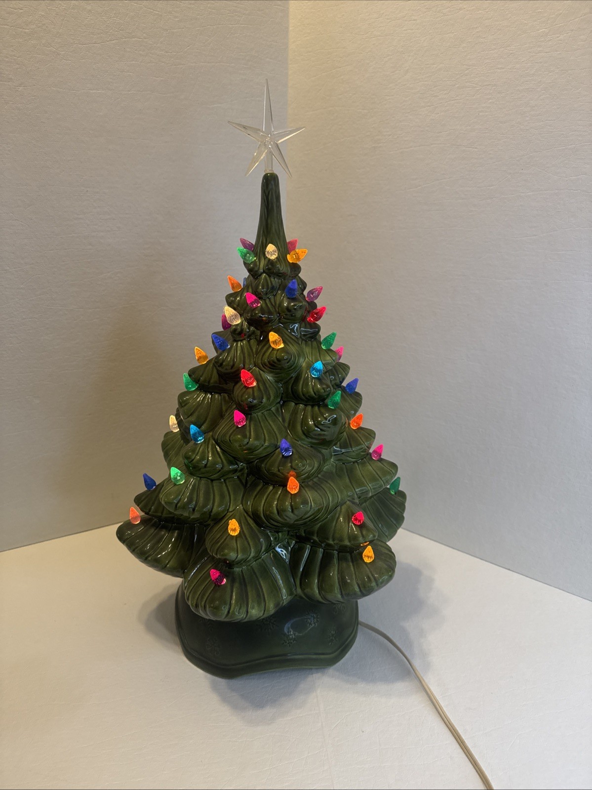 1976 Byron molds christmas tree lighted With Music 17”