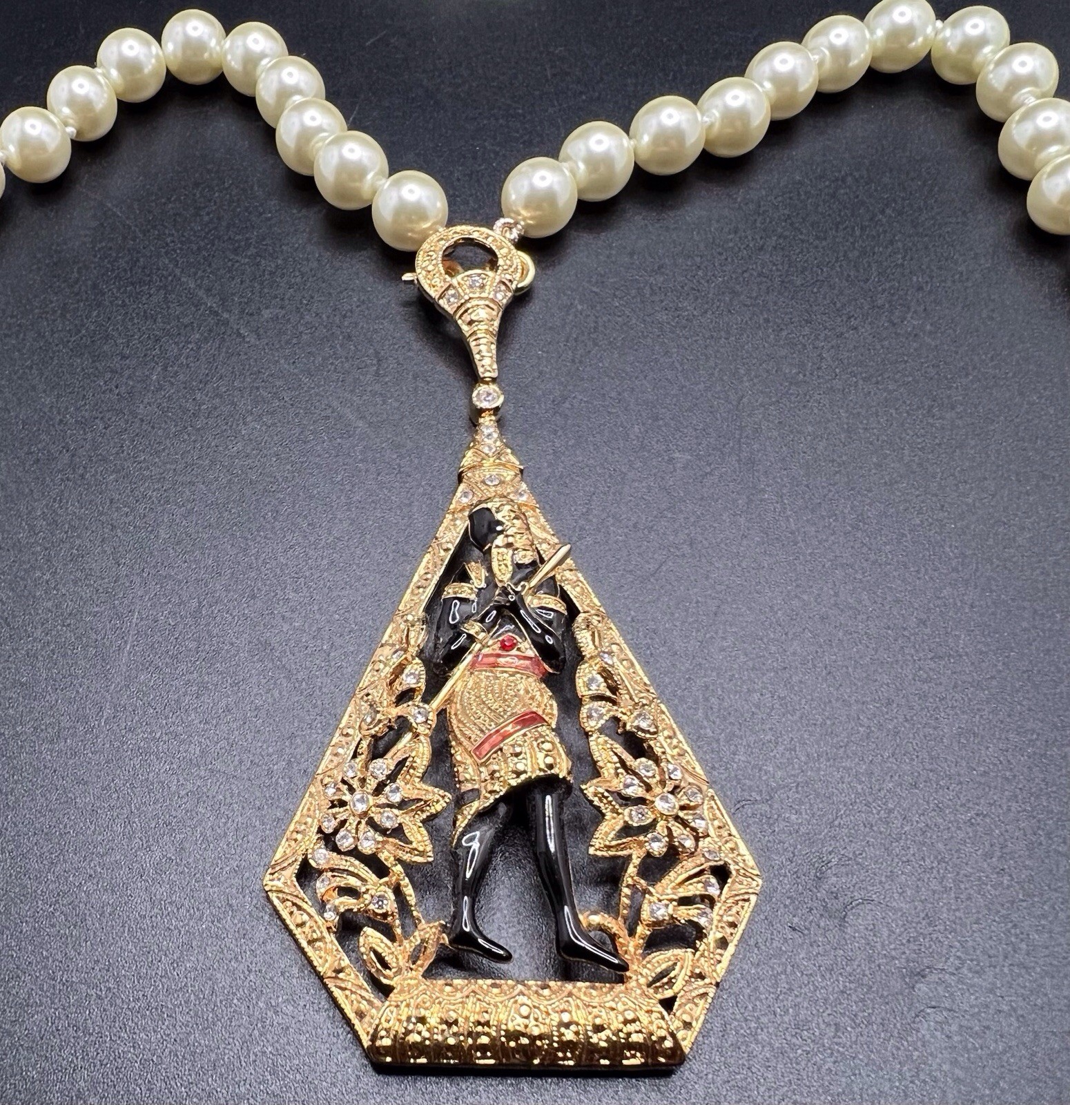 Camrose & Kross JBK Jacqueline Kennedy Egyptian Revival Pendant Necklace Pearls