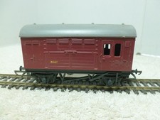 Tri-ang Hornby R123 Horse Box Wagon B547 in BR Maroon Livery