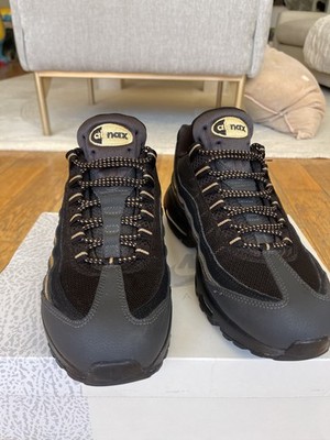 Nike Air Max 95 Black Metallic Gold Great Condition Size 9
