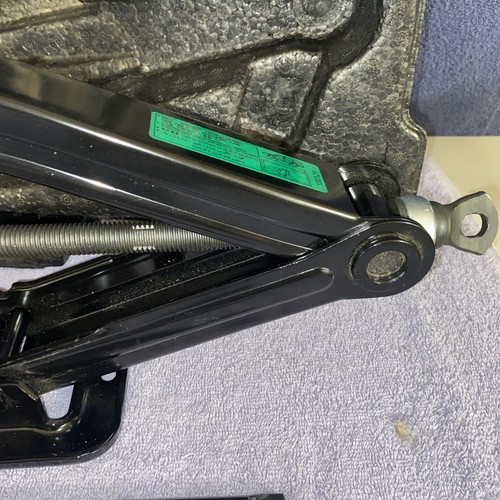 2013 Hyundai Santa Fe OEM Spare Tire Jack Kit W/Foam Holder-(Pre-Owned) - Picture 8 of 15