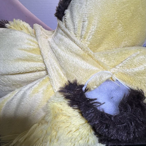 Pillow Pets Large Bumble Bee Plush Stuffed Toy 2010 18" x 18" - Picture 3 of 4