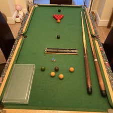 Vintage Joe Davis 5ft x 2.5ft Billiards & Snooker Table With Balls & Cues 