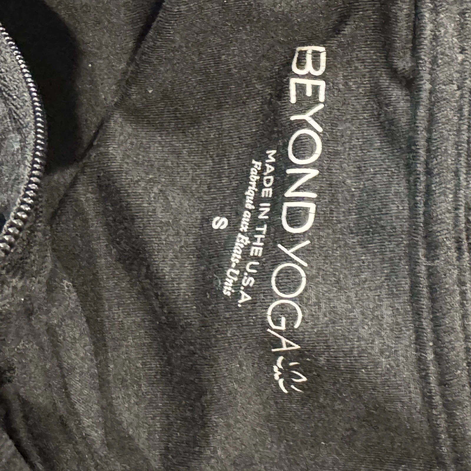 beyond-yoga charcoal gray zip up workout jacket hoodie