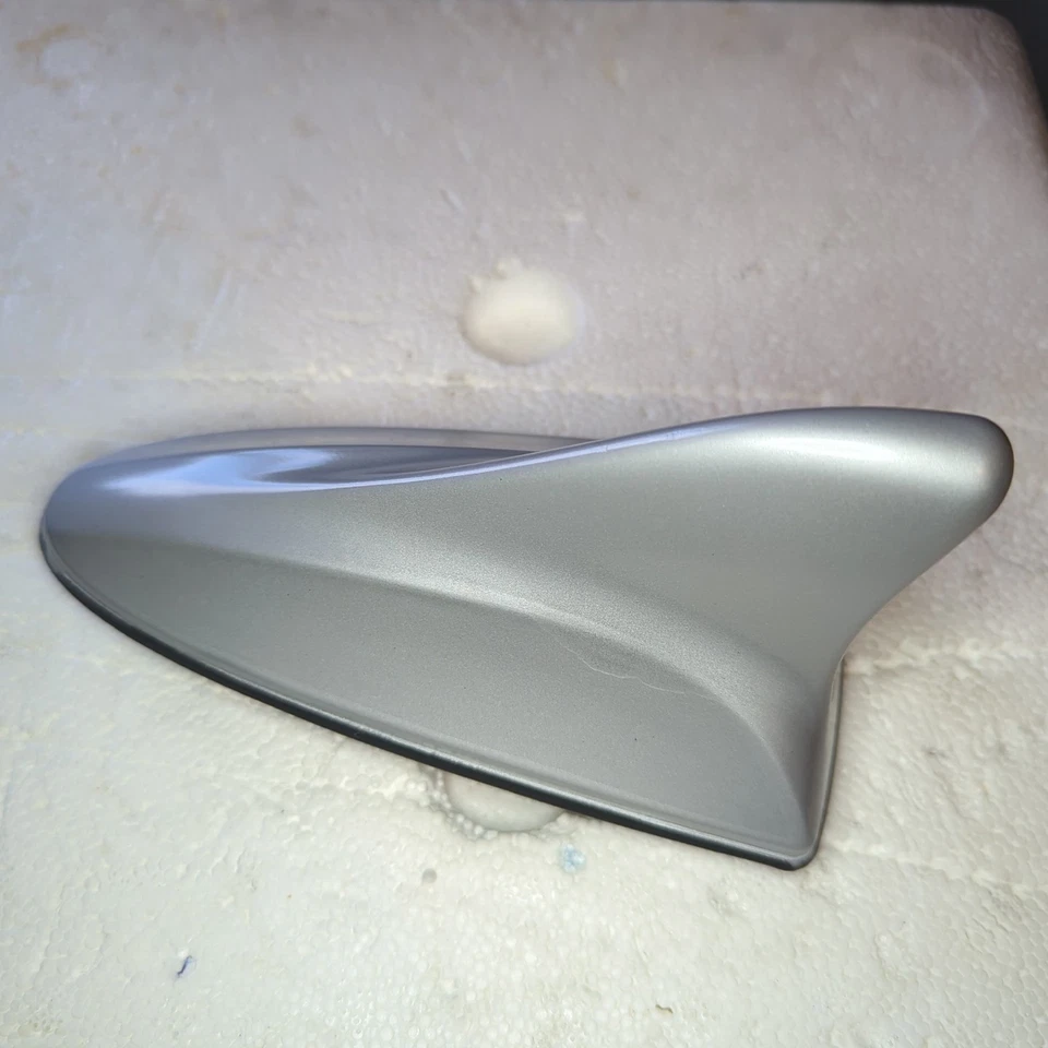 Hyundai Sonata 2013 techo aleta de tiburón antena plata Z3S fabricante de equipos originales 09 10 11 12 13 14 Foto 2 de 4