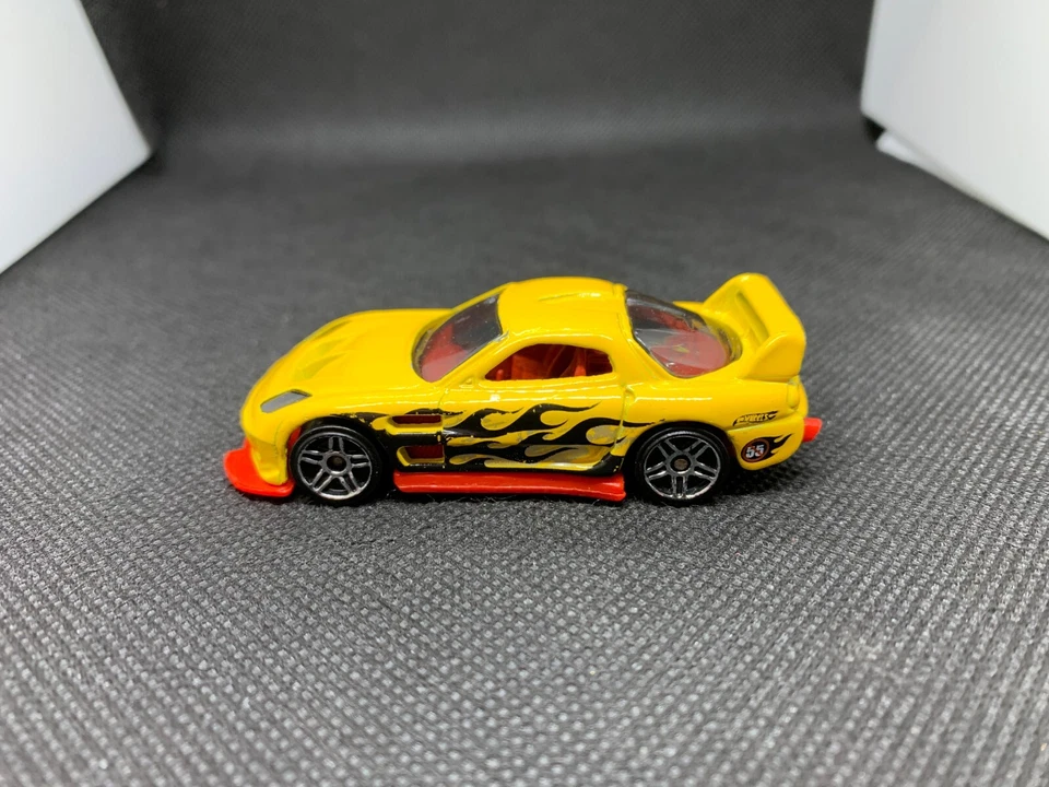 Hot Wheels - 24/7 24/Seven Yellow - Diecast Collectible - 1:64 Scale - USED (1) — 第 2/4 张图片