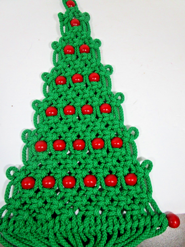 Macrame Christmas Tree Hand Knotted Green with Red Wooden Beads Boho MCM 22"+ - Picture 4 of 8