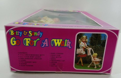 VTG M&C BETTY & SANDY DOLL GO FOR A WALK #21071 BARBIE SINDY NRFB BRAND NEW 1 - Picture 6 of 11