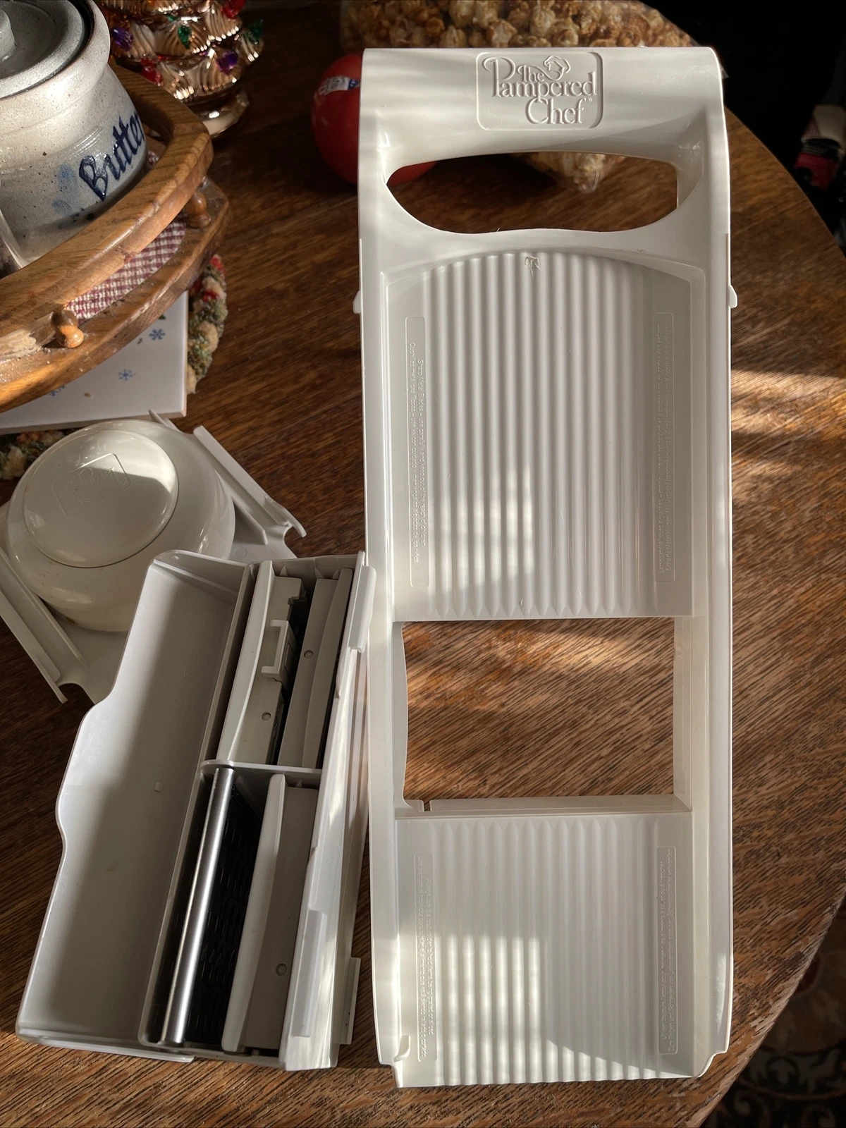 Pampered Chef Ultimate Mandoline Slices Grates 4 Blades w/ Case 1087 Gently Used