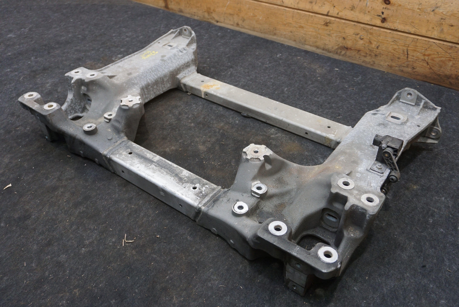 Front Subframe Crossmember Cradle 4G43-5019-AH Aston Martin DB9 2004-12 DBS V12