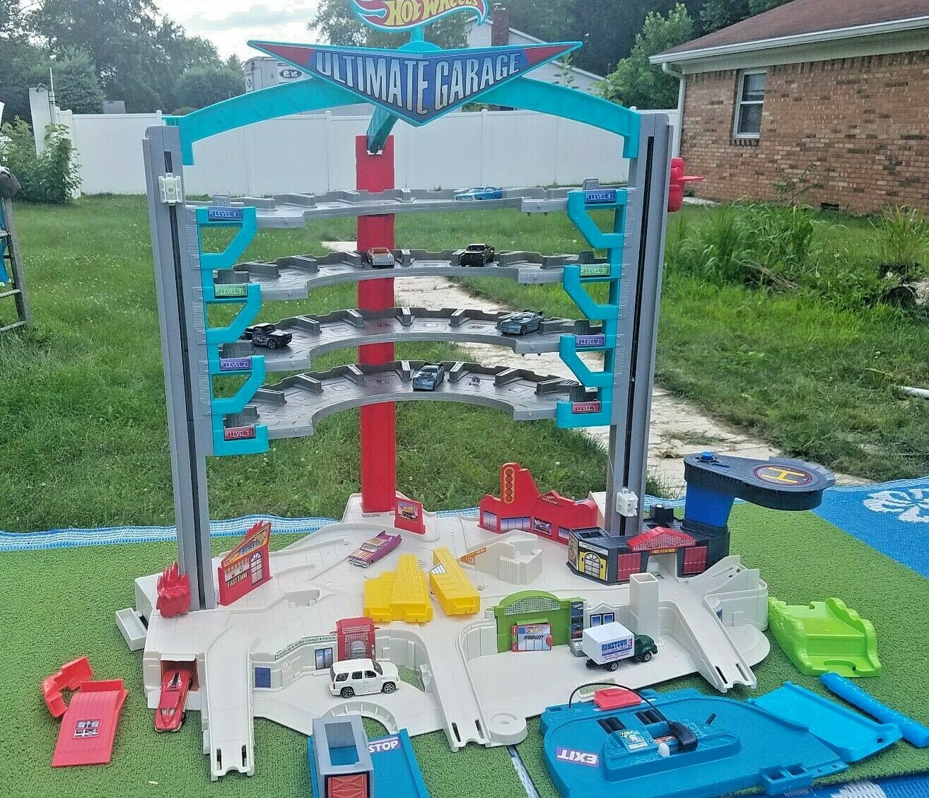 hot wheels ultimate garage 2015