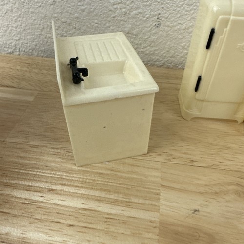 RENWAL DOLLHOUSE FURNITURE K67 Table, K68 Sink, K69 Stove, K66 FRIDGE LOT - Bild 7 von 14