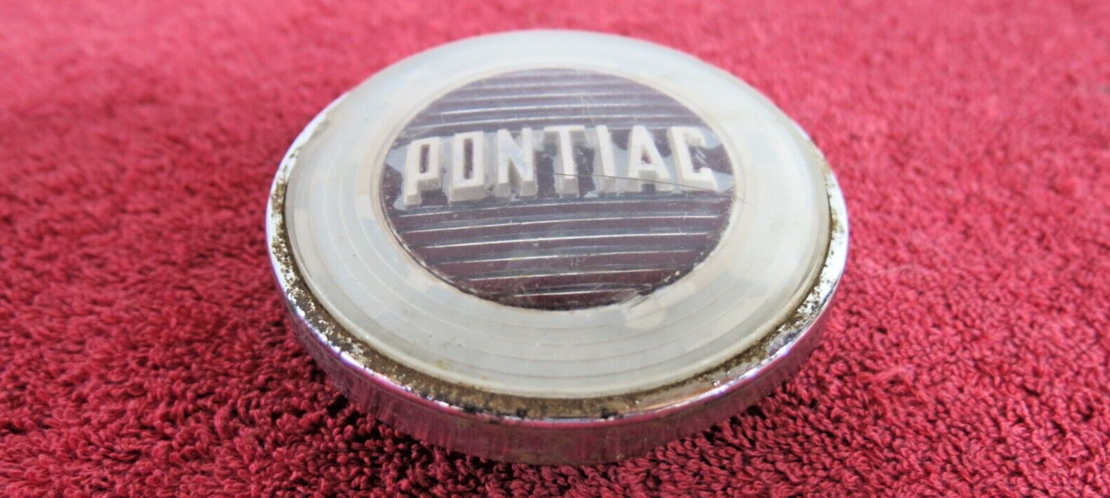 1940S 1946 PONTIAC HORN BUTTON CENTER CAP VINTAGE GM CLASSIC COUPE