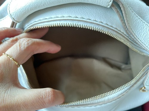 tods leather handbag - Picture 3 of 3
