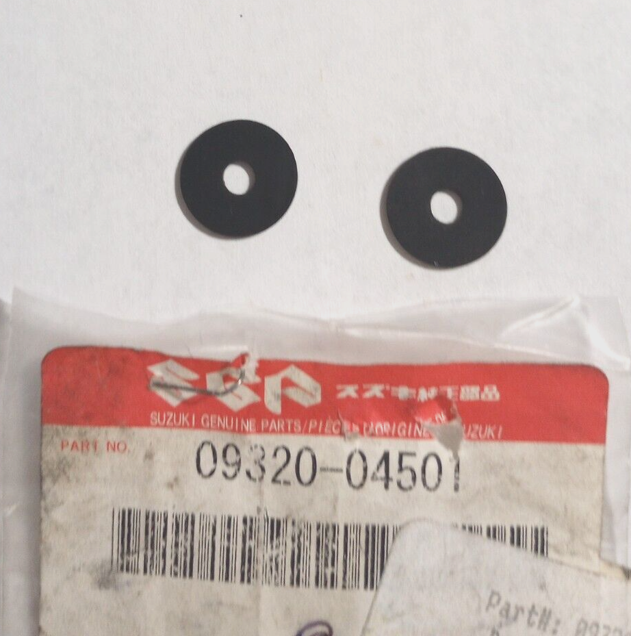  3ピース　ストック Suzuki GSX-R750,GSX-R1100 Cushion NOS 09320-04501 Qty. 2 ( L-1173