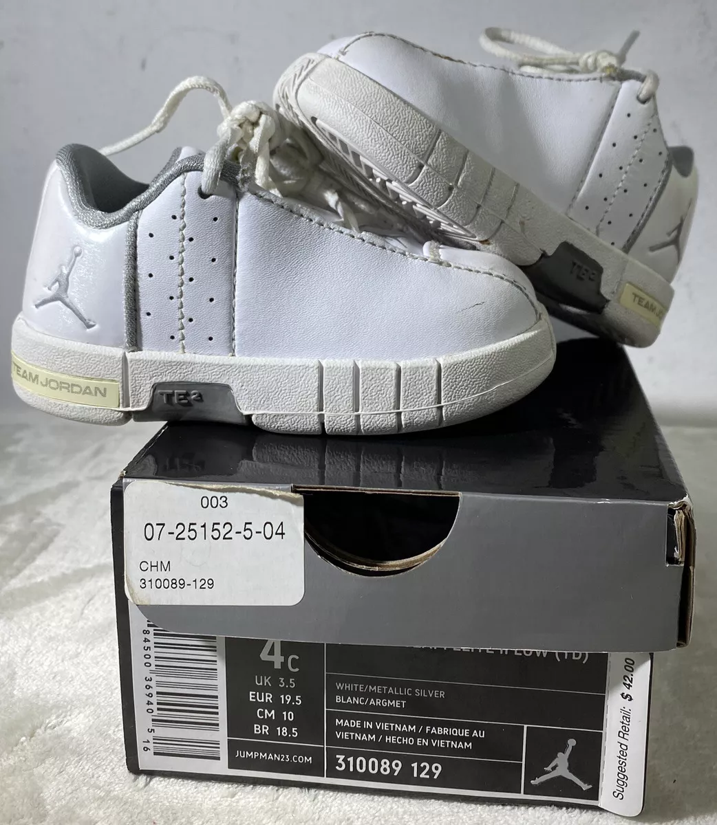 Jordan Team Elite II Low TD Kids Size 4c W Box White Silver