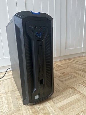 Gaming Desktop PC Medion Erazer X67082 + Samsung Monitor