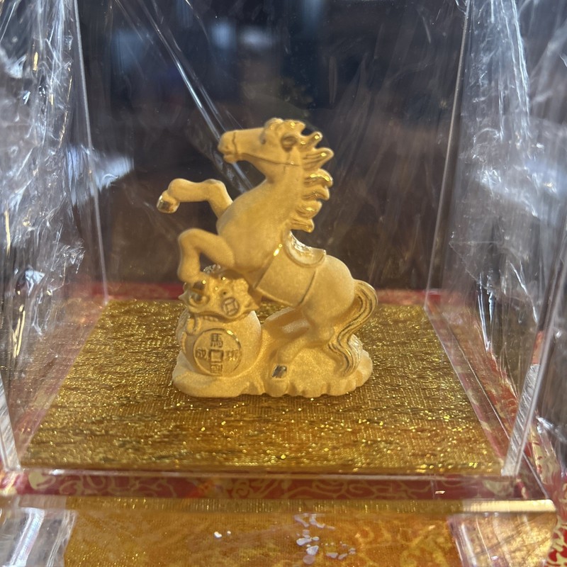 24K Golden Prosperous Gallop 2026 Horse Collectible Ornament - Collector’s Item 