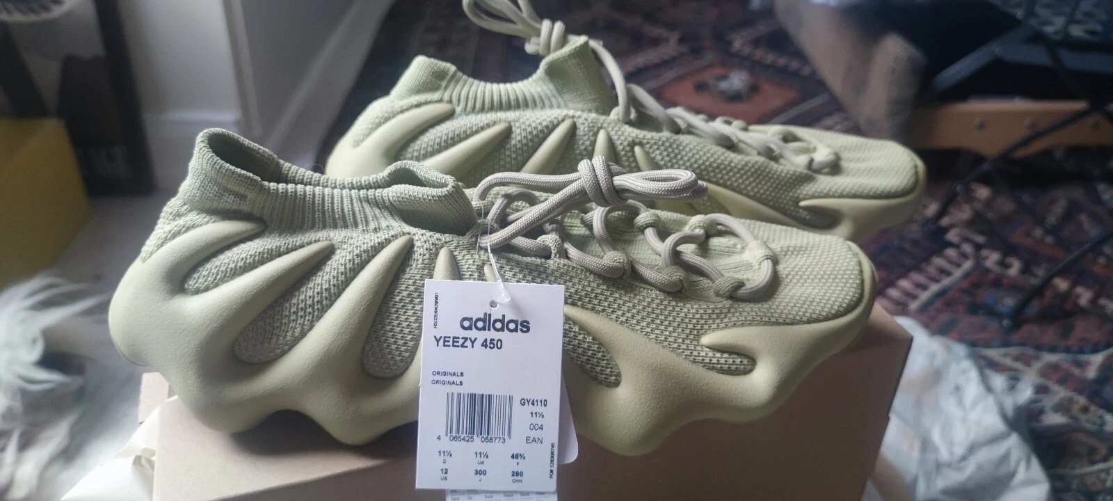 Adidas Yeezy 450 resina US 12; EU 46; mai indossata acquistata tramite app Adidas