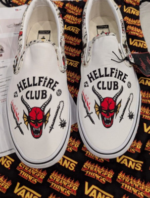 New Vans Stranger Things Customs Hellfire Club Classic Slip-On Sz 10.5 Men's 12W