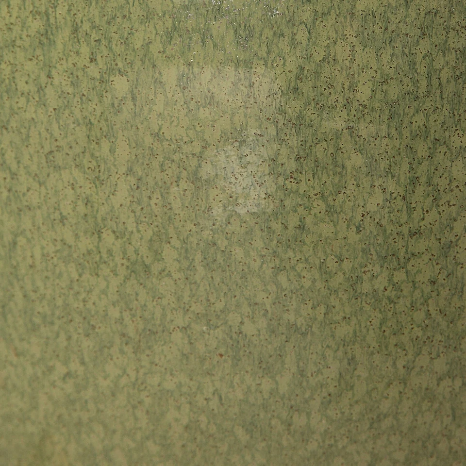 Lámpara de mesa de cerámica verde esmeralda envejecida clásica latón dorado beige tonos tierra Foto 4 de 4