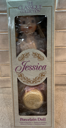 The Classique Collection Porcelain Doll Jessica in Original Box - Picture 6 of 6