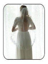 1 Tier Ivory Lace Applique Wedding Veil, 39.37 inch, Tulle, Comb, Fingertip