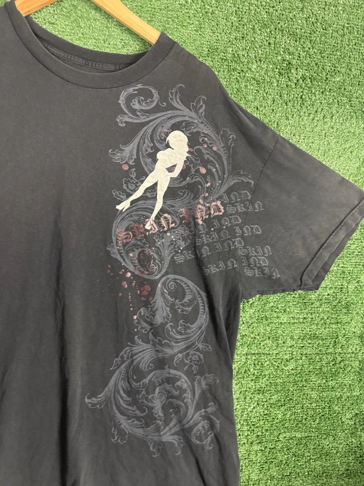 Camiseta De Colección Skin Industries Y2K Doble Cara Negra Manga Corta Para Hombre Talla 2XL Foto 2 de 4