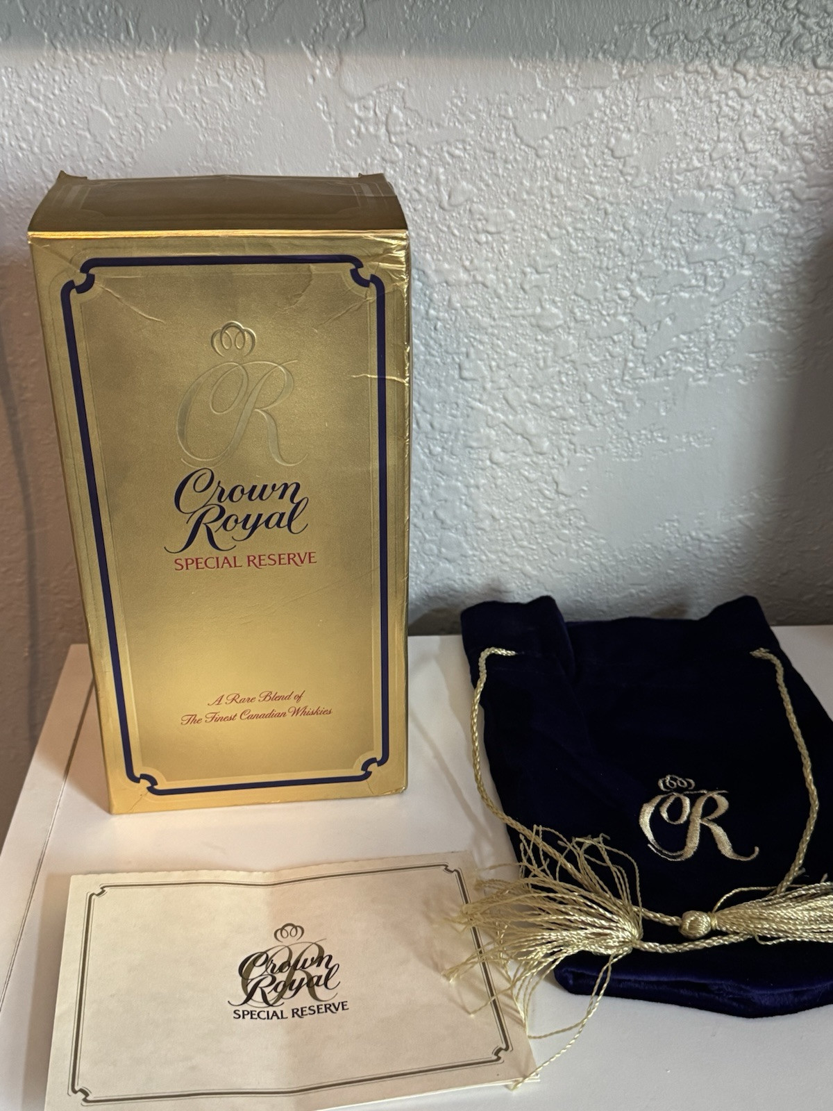 Crown Royal Special Reserve Gold 750ml with Box Bag and Pamphlet