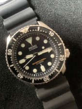 Vintage Seiko Diver 200 M Water Resistant With Day/date Authentic 21 Jewels.
