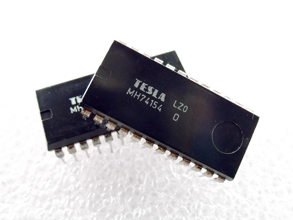 専用出品 MH74154 [1pcs] 4-Line to 16-Line Decoder; 74154 IC; TESLA; DIP-24