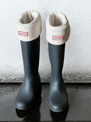 Hunter Women's Original Tall Grey Rain Boots Size 9 (with fleece inserts)