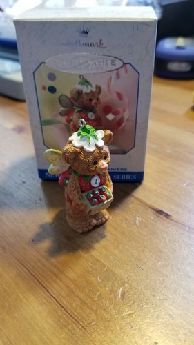 Hallmark Ornament 1999 "STRAWBERRY" Fairy Berry Bears NEU SAMMLER #1 Neu in OVP  - Bild 1 von 4