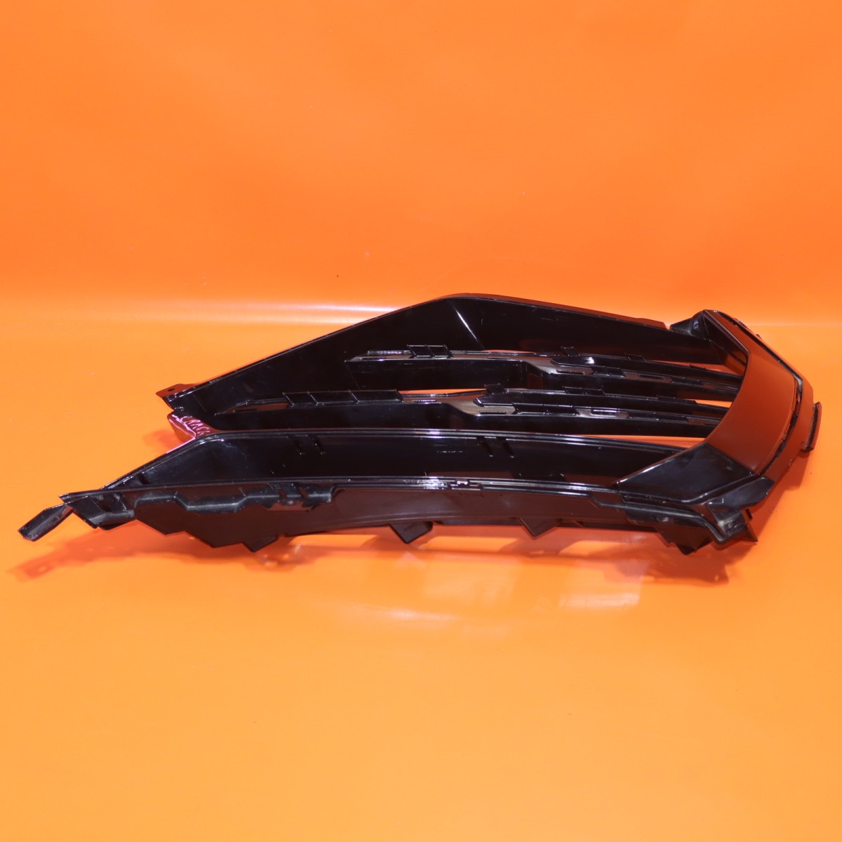 LAMBORGHINI URUS GRILLE RIGHT 2019 2020 2021 2022 2023 2024 OEM DAMAGED