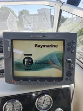 Raymarine E120 & Dsm300 Sounder. With Chords