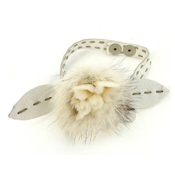 3. Accessori Bracciale Fendi Primavera Con Fiore Pelliccia Celeria Bianco Beige Argento