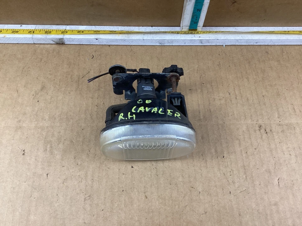 1995-2002 Chevrolet Cavalier Front Right Passenger Side Fog Light Lamp 116-02181 - Image 2 of 4
