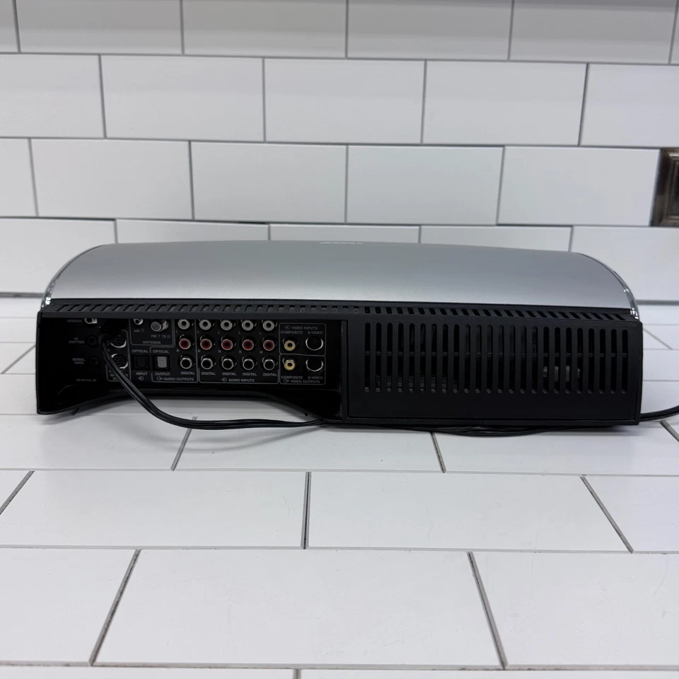 Bose Surround Sound Lifestyle AV28 DVD Media Center with PS28 Subwoofer - Image 3 of 4