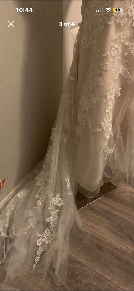 David's Bridal Ivory Lace Tulle A-Line Wedding Dress Strapless Train Size 2 View 3