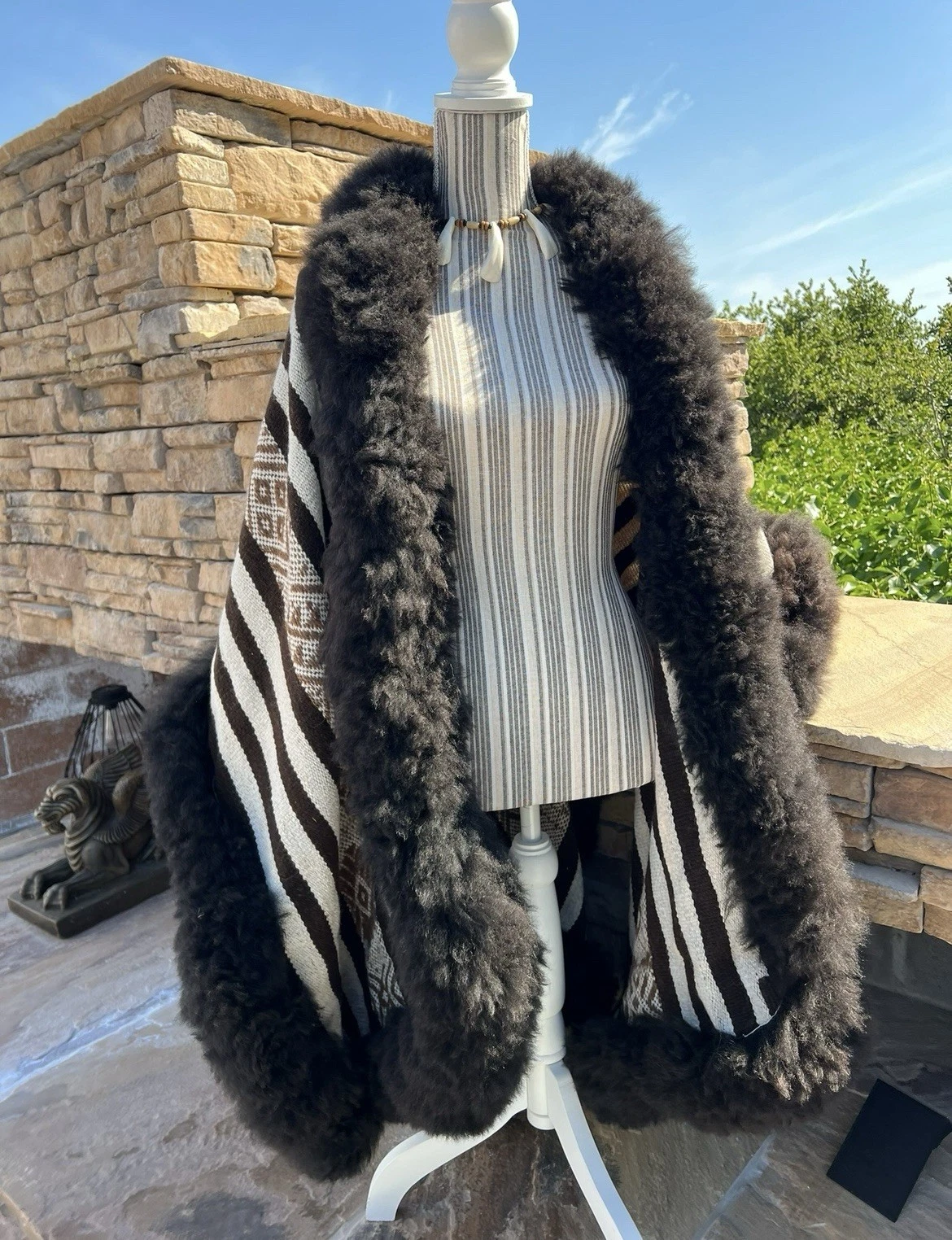 Peruvian Handmade Quechua Alpaca Fur Trim Poncho Cape Black & Brown Stripe
Opens in a new window or