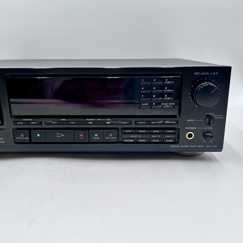 Cubierta de cinta de audio digital Sony DTC 700 de colección - piezas DAT sin probar MANUAL REMOTO - Imagen 6 de 17