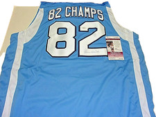 DEAN SMITH NORTH CAROLINA TARHEELS 82 CHAMPS JSACOA SIGNED JERSEY
