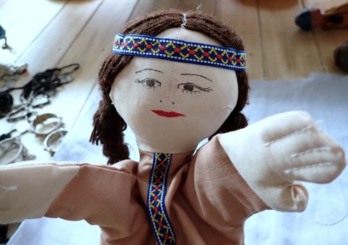 Vintage Handpuppe Indianer Indianer Mädchen handgefertigt bemalt Gesicht - Bild 9 von 12