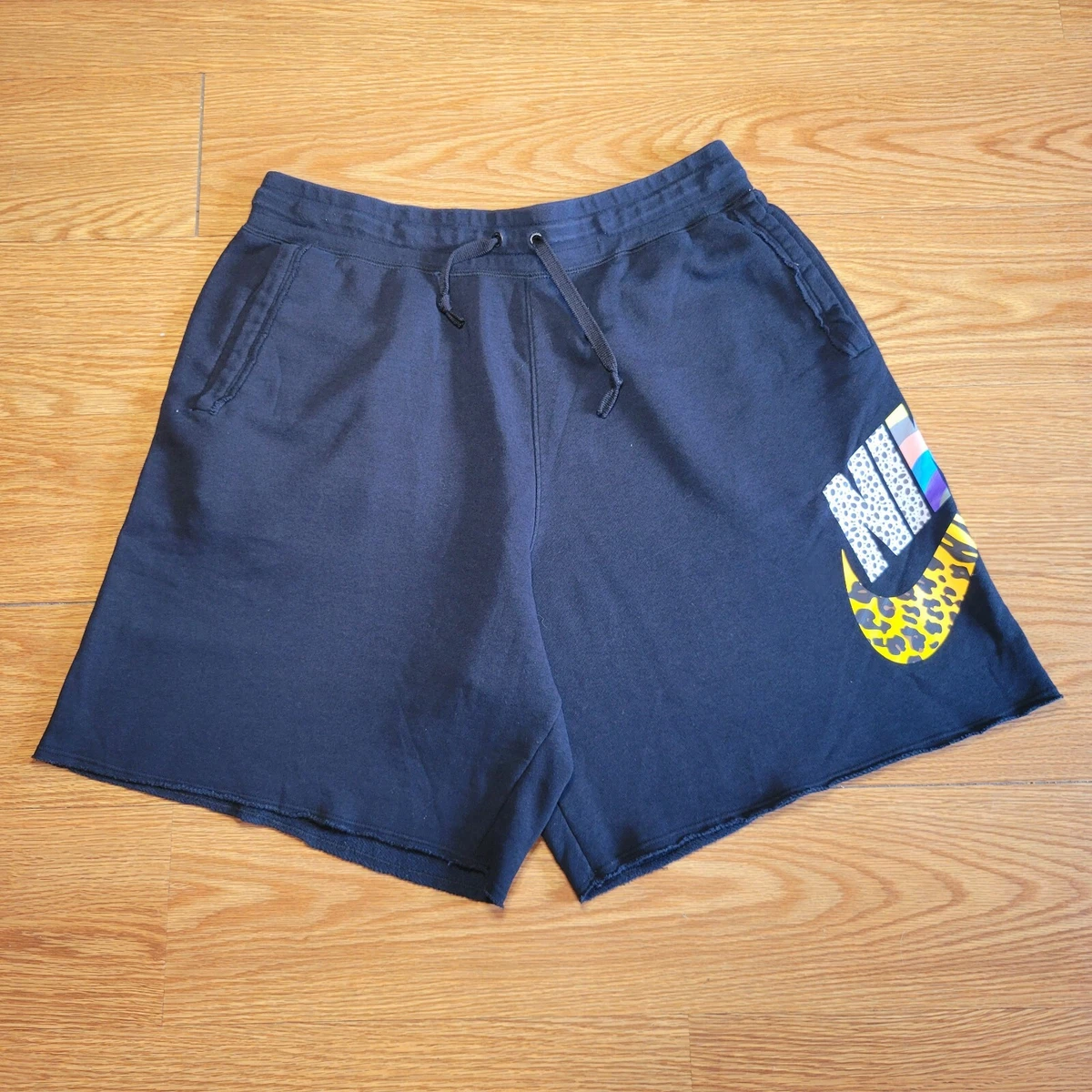 Nike alumni hotsell air max shorts