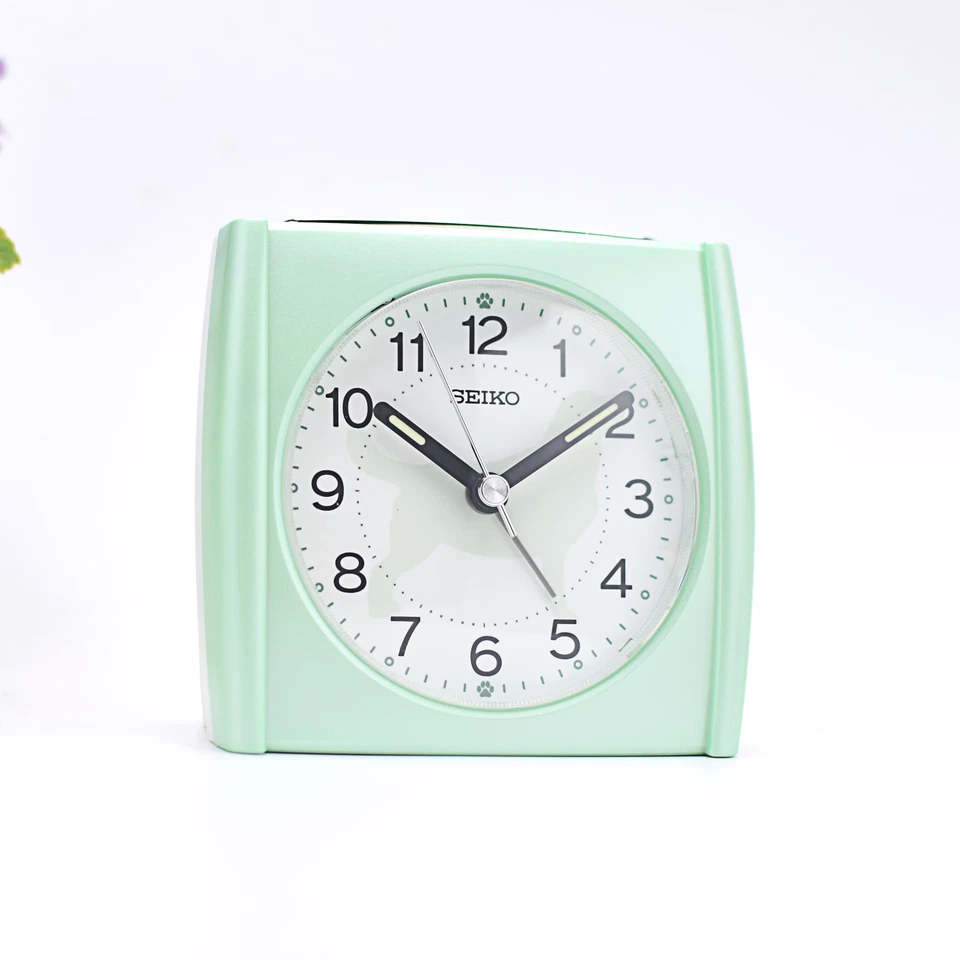 RELOJ DESPERTADOR Seiko verde como nuevo perro cachorro cabecera qhe209m luz repetición barrido de pitido Foto 3 de 3