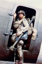 American paratrooper before landing WW2 Photo Glossy 4 6 in S003