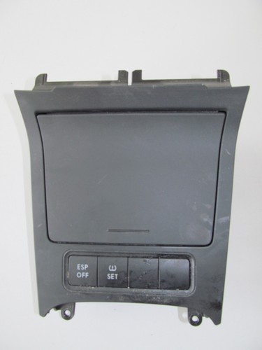 Aschenbecher VW Jetta Limousine 2.0TDI DPF Sport Modell 2007   1K0857961