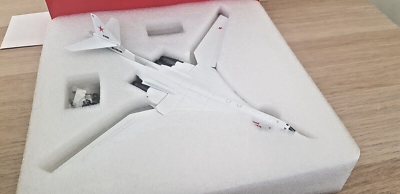 Herpa 1/200 572118 Tupolev Tu-160 Blackjack Russian Air Force