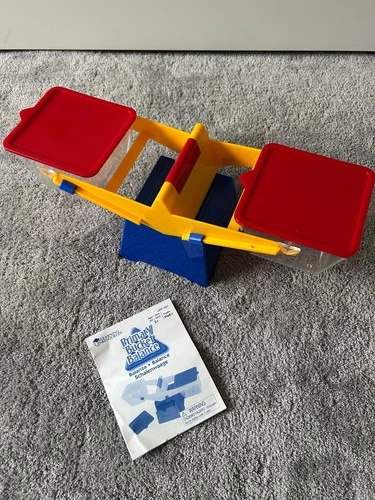 Learning Resources Primary Bucket Balance - Maths & Science Toy for Kids - Picture 2 of 2